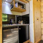 马拉莫尔小木屋酒店 * Chazey-sur-Ain