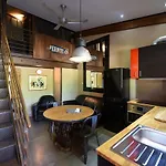 马拉莫尔小木屋酒店 *